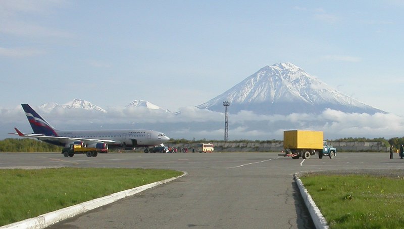 060924_kamchatka_airport